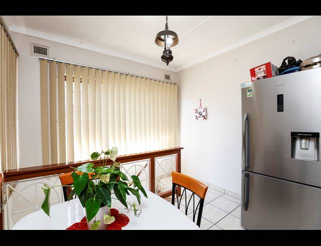 6 BEDROOM HOUSE FOR SALE IN AVOCA